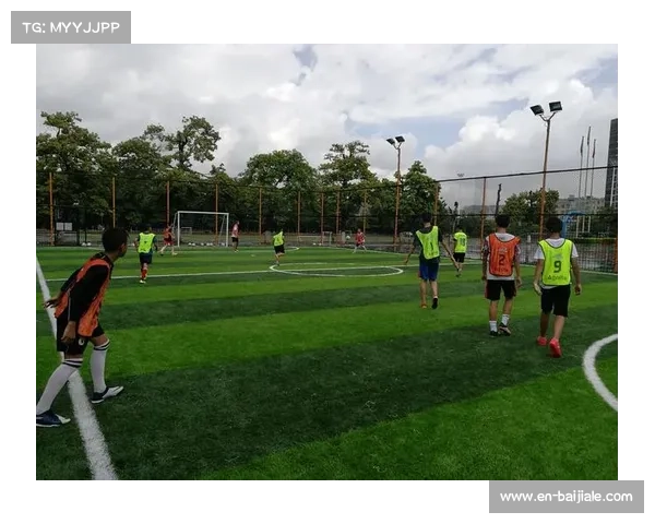 江苏省赛小选手救球摔倒后不放弃顽强坚持完赛感动全场观众 江苏省赛小选手救球摔倒后不放弃顽强坚持完赛感动全场观众